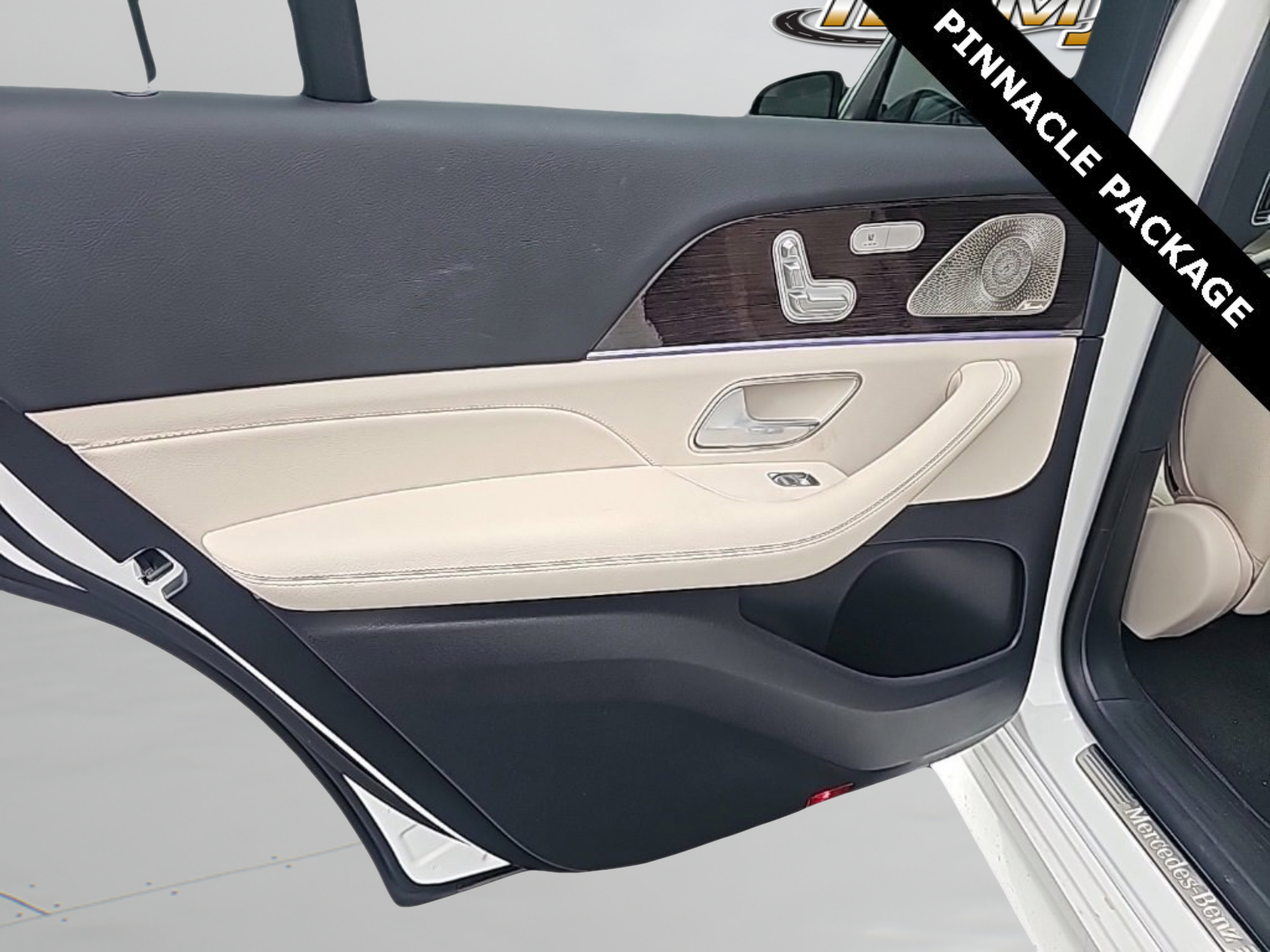 Used 2024 Mercedes-Benz GLS 450 4MATIC image 25