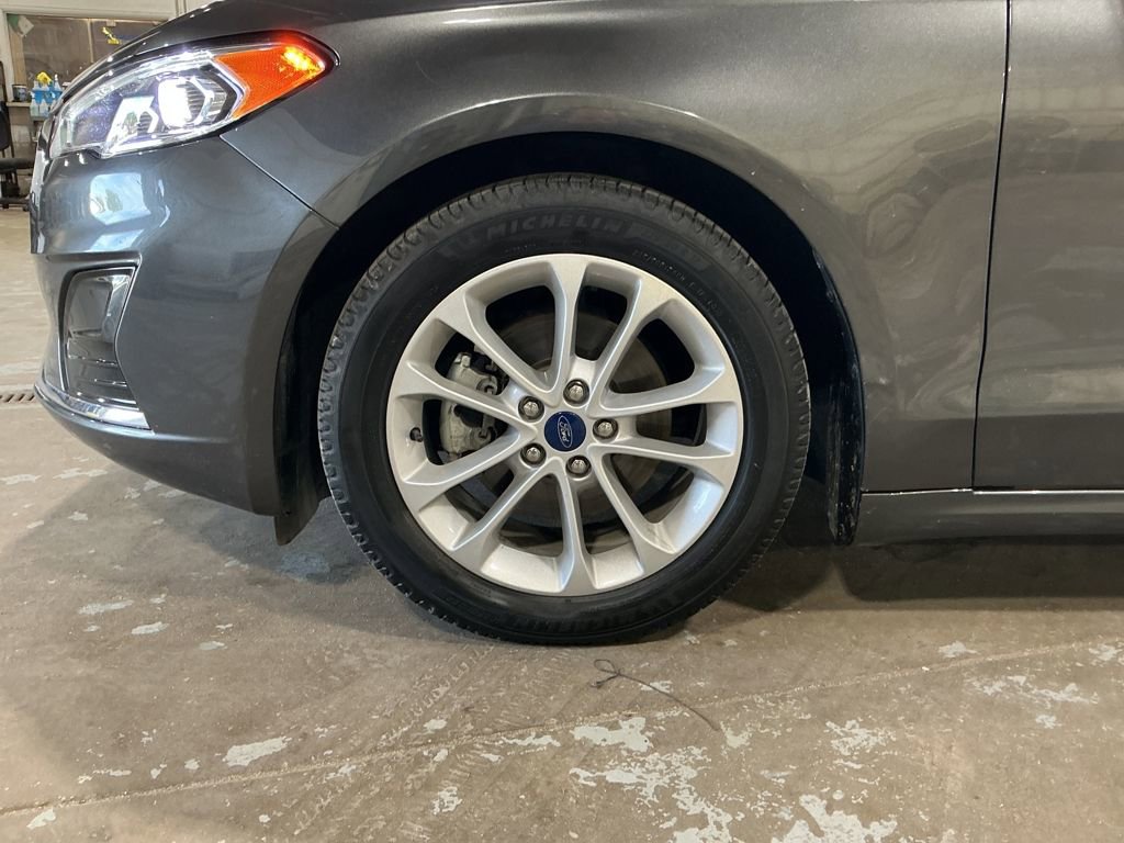 Used 2020 Ford Fusion SEL image 26