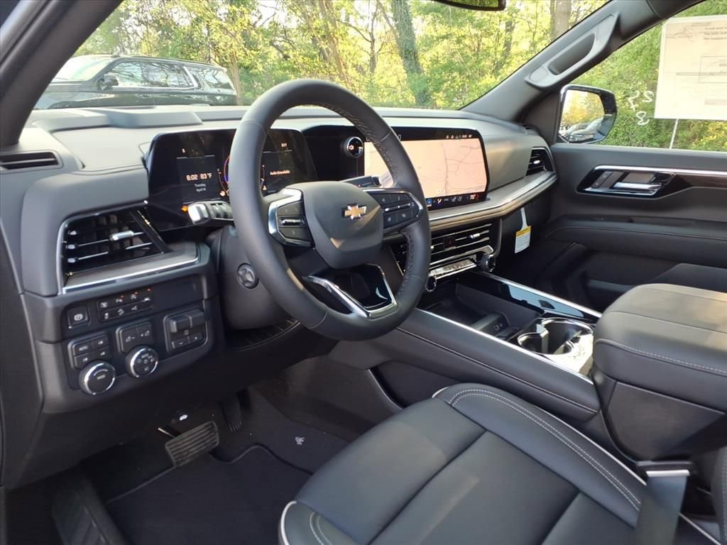 New 2026 Chevrolet Suburban Premier w/ Sun And Tow Package AWD/4WD image 11