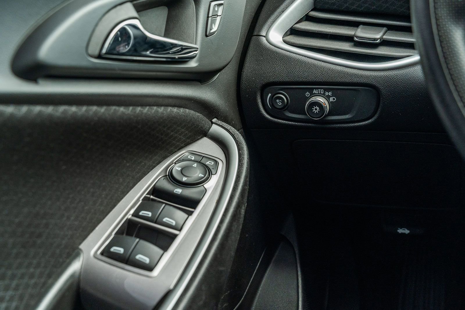 Used 2024 Chevrolet Malibu LS FWD image 23
