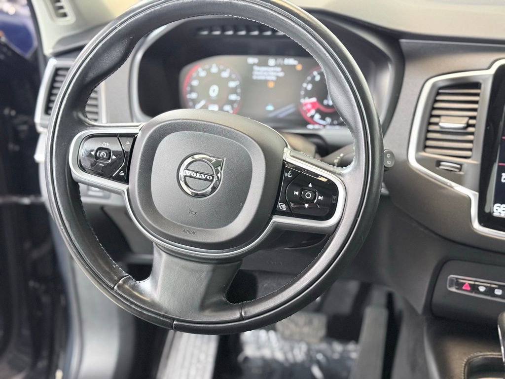 Used 2022 Volvo XC90 T5 Momentum w/ Climate Package image 12