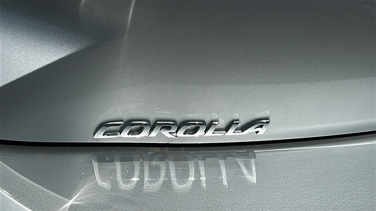 Used 2025 Toyota Corolla SE w/ SE Package FWD image 28