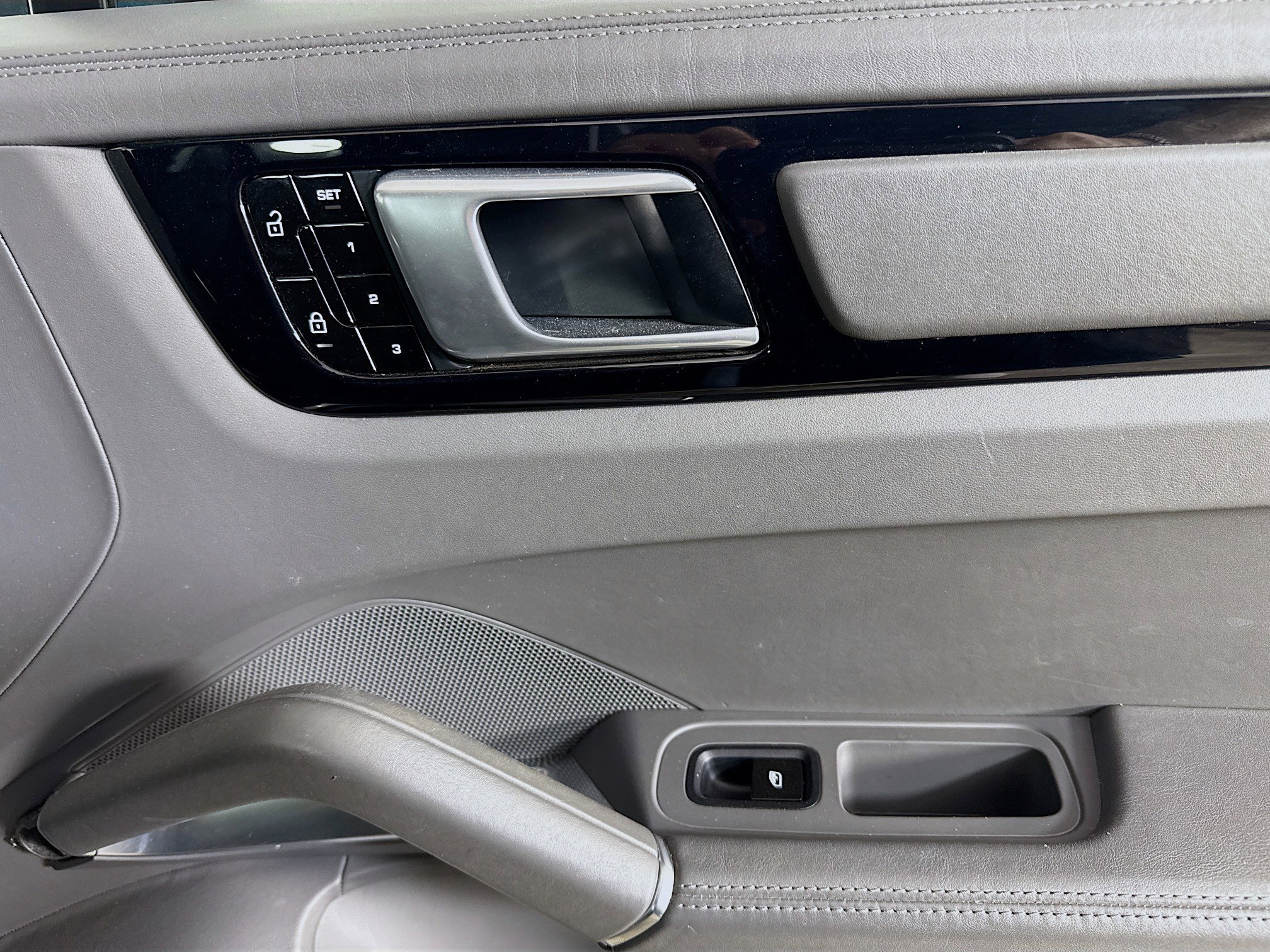 Used 2019 Porsche Cayenne Turbo image 29