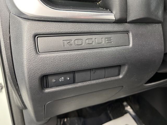 Used 2021 Nissan Rogue S image 31