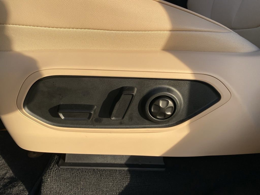 New 2025 Jeep Grand Cherokee L Limited image 12