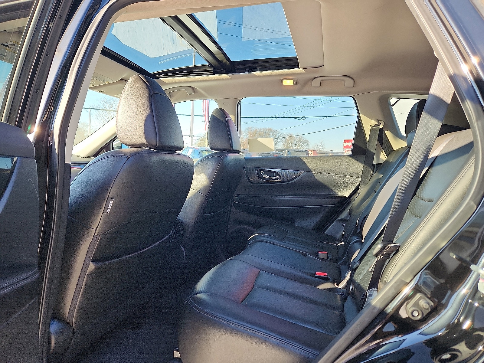 Used 2016 Nissan Rogue SL w/ SL Premium Package image 10