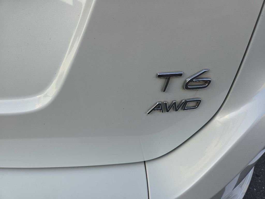 Used 2017 Volvo XC60 T6 Inscription w/ Climate Package image 9