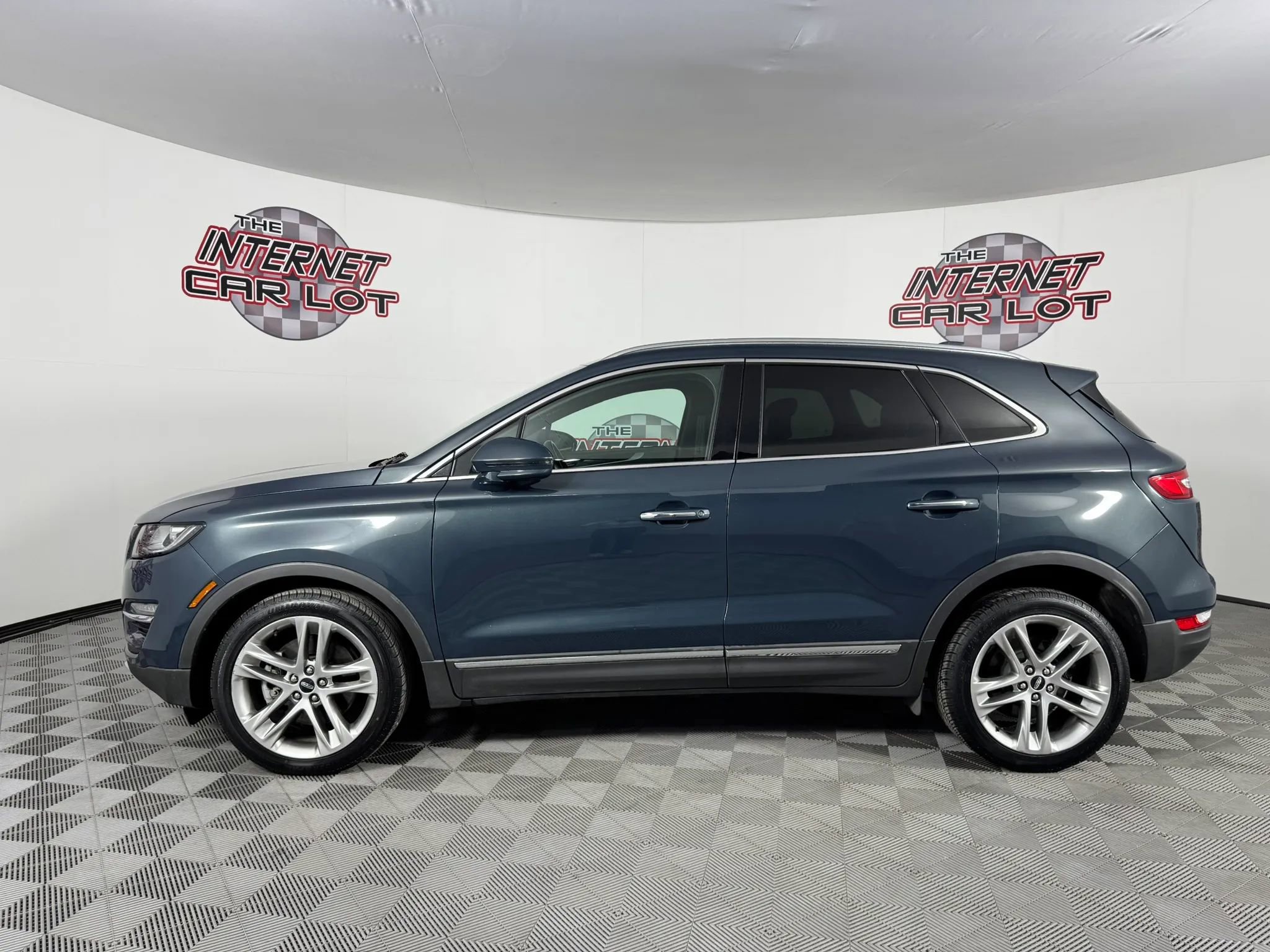Used 2019 Lincoln MKC Reserve w/ MKC Climate Package AWD/4WD image 4