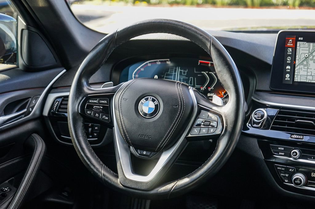 Used 2022 BMW 530i w/ Convenience Package image 16