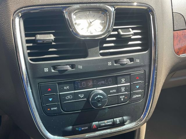 Used 2013 Chrysler Town & Country Touring image 23