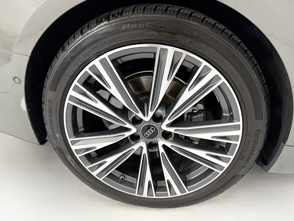 Used 2024 Audi A6 2.0T Premium w/ Convenience Package image 32