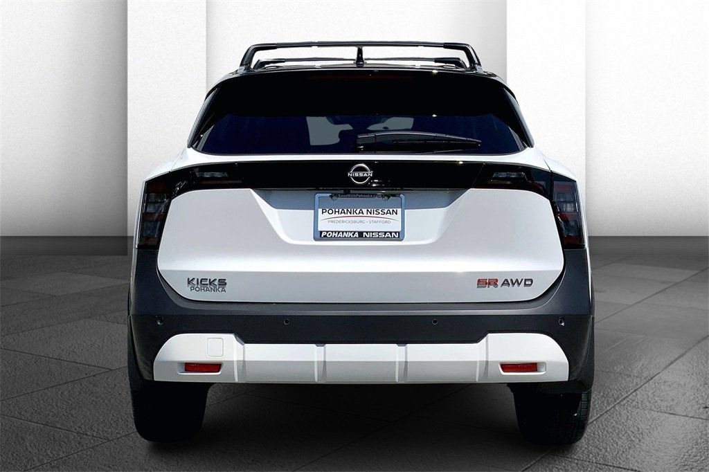 New 2025 Nissan Kicks SR image 4