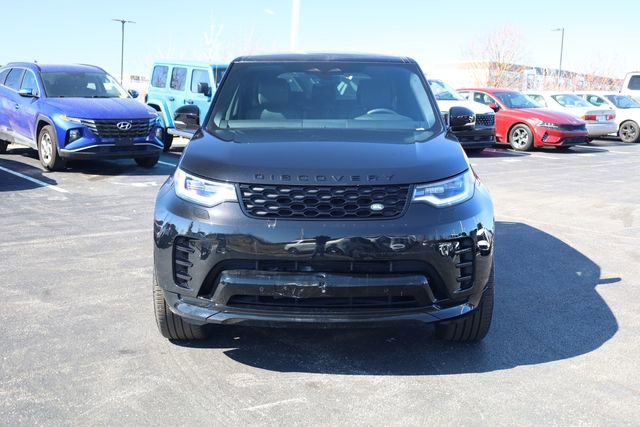 Used 2024 Land Rover Discovery Dynamic SE image 3