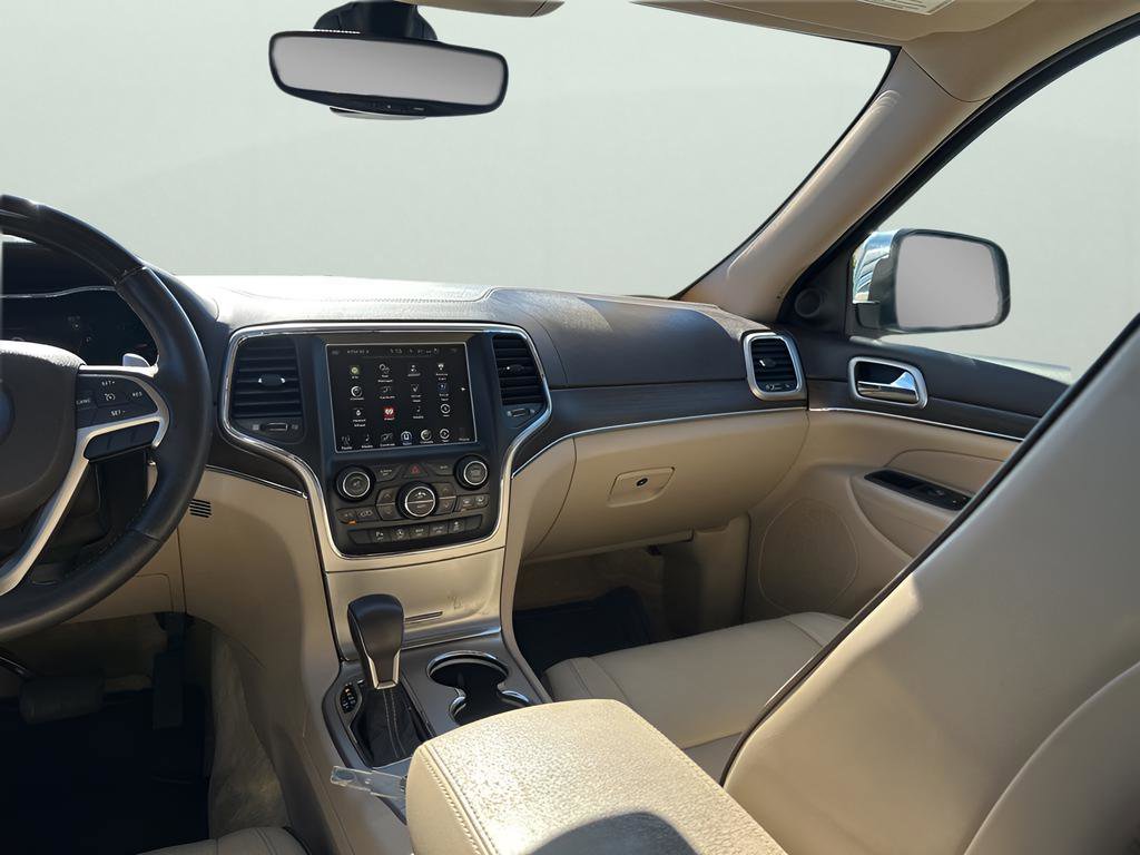 Used 2017 Jeep Grand Cherokee Overland image 23