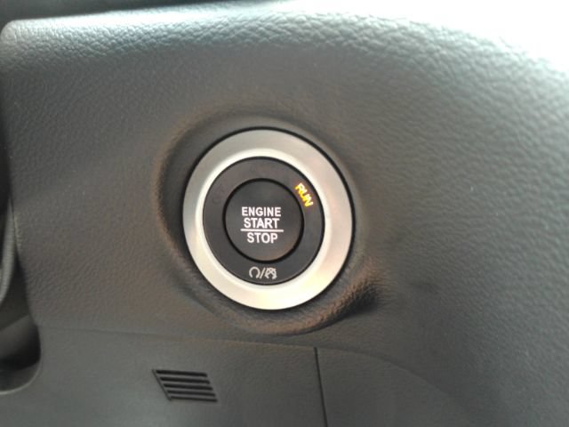 Used 2025 Chrysler Pacifica Select FWD image 48
