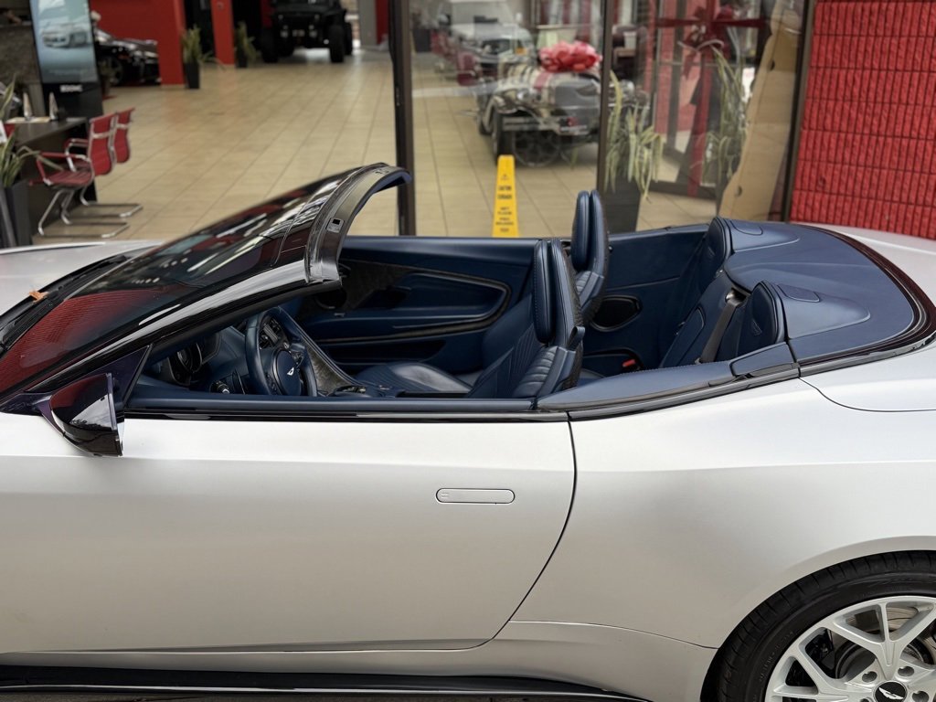 Used 2019 Aston Martin DB11 Volante image 26