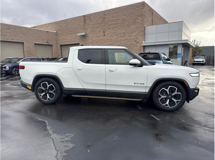 Used 2022 Rivian R1T Adventure image 4