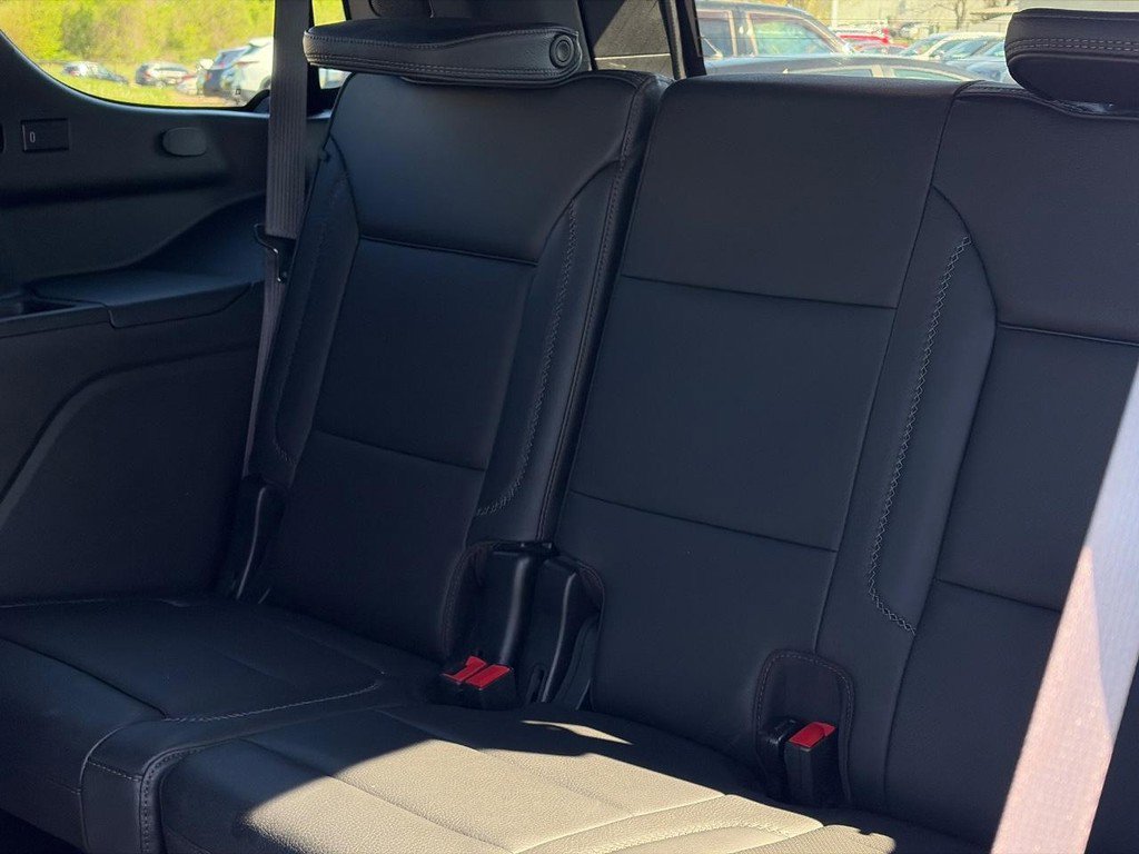 Used 2023 GMC Yukon Denali w/ LPO, Floor Liner Package image 18