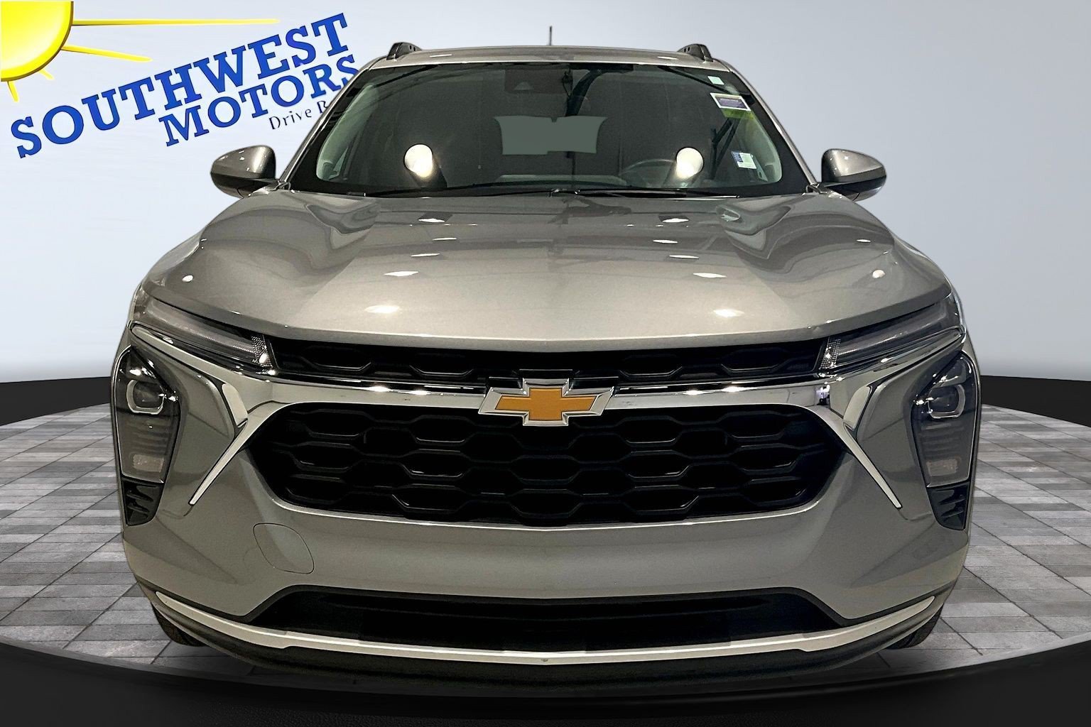 Used 2025 Chevrolet Trax LT w/ LT Convenience Package FWD image 2