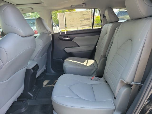 New 2026 Toyota Highlander XLE AWD/4WD image 6