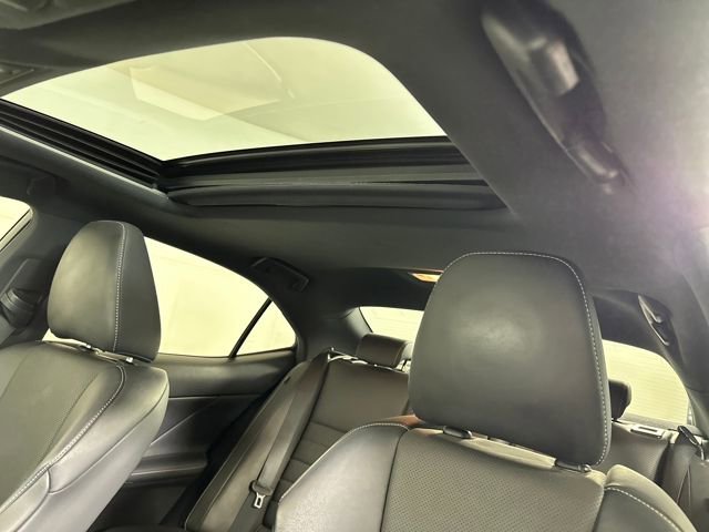 Used 2017 Lexus IS 300 F Sport w/ F Sport Package image 12