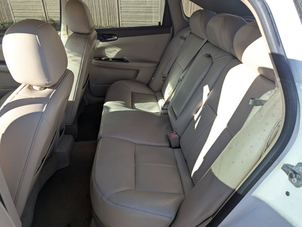 Used 2006 Chevrolet Impala LTZ FWD image 18