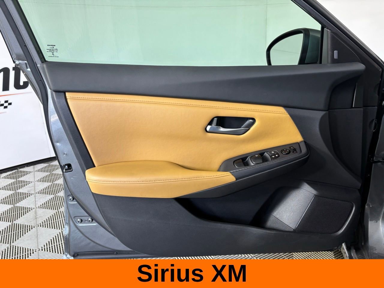 Used 2023 Nissan Sentra SV w/ SV Premium Package image 9