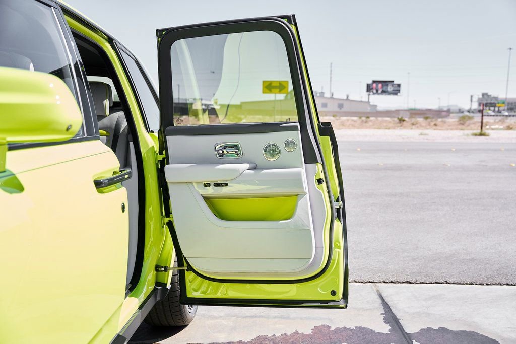 Used 2024 Rolls-Royce Cullinan image 36