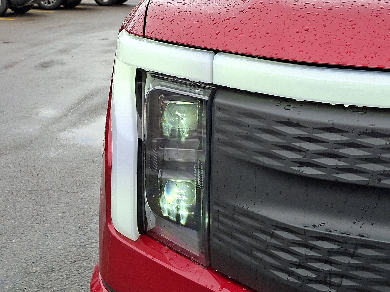 Used 2025 Ford F150 Lightning XLT image 9