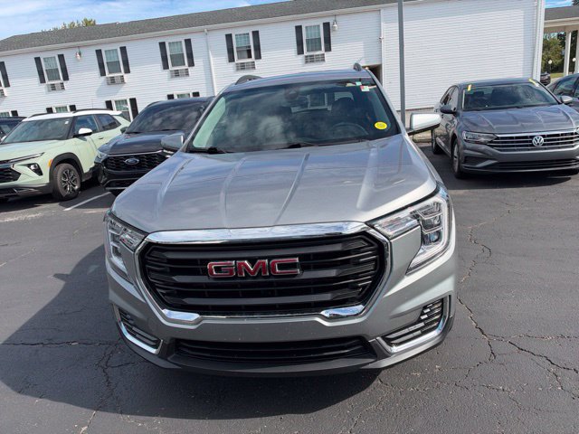 Used 2023 GMC Terrain SLE w/ Driver Convenience Package FWD image 12