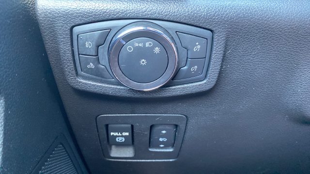 Used 2018 Ford F150 XLT w/ Equipment Group 302A Luxury AWD/4WD image 12