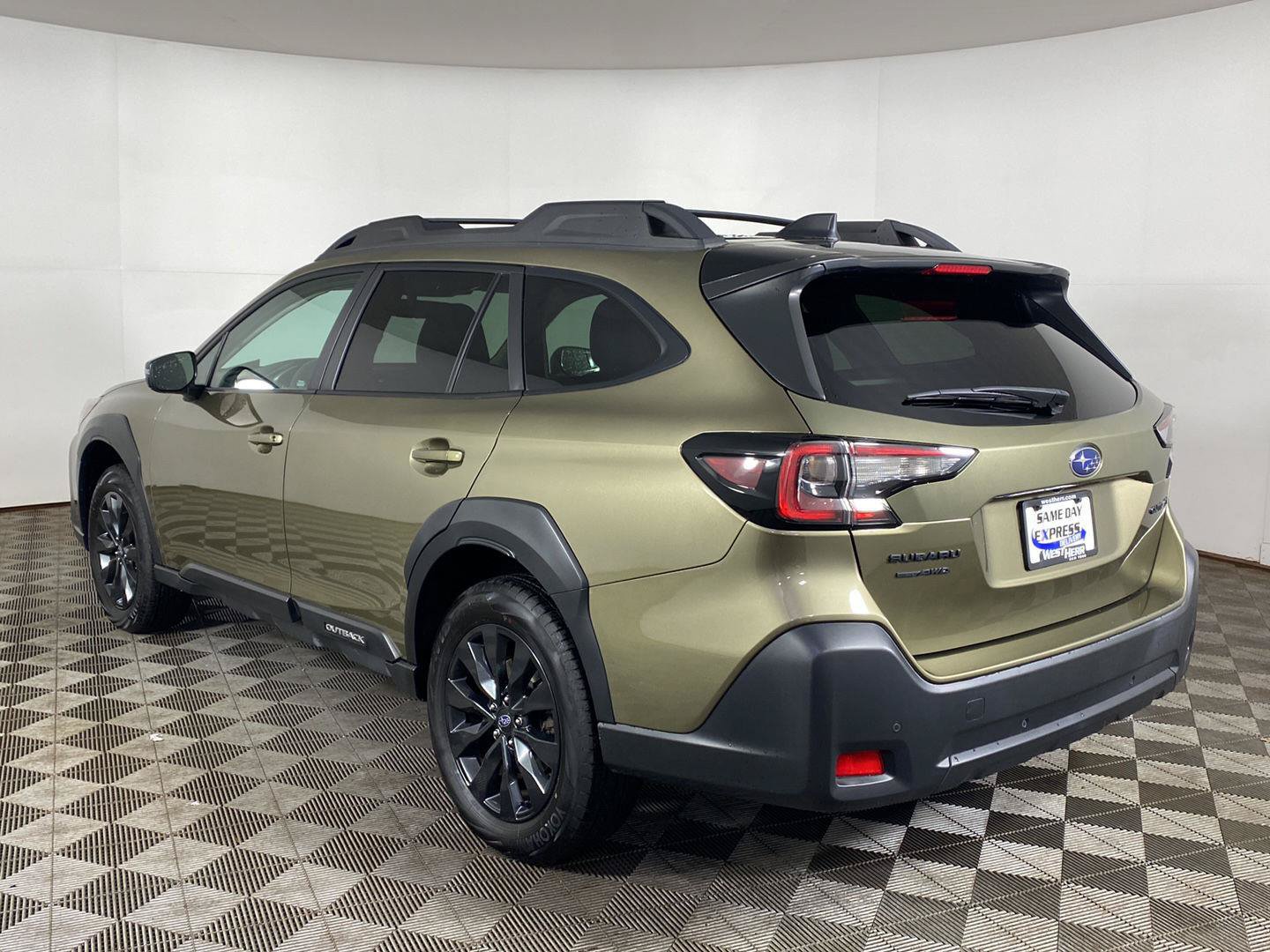 Certified 2024 Subaru Outback Onyx Edition AWD/4WD image 8