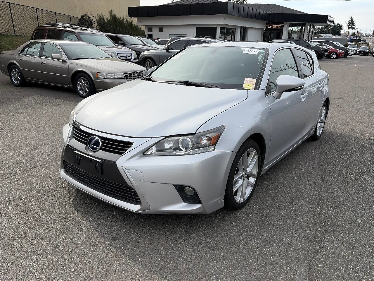 Used 2015 Lexus CT 200h image 1
