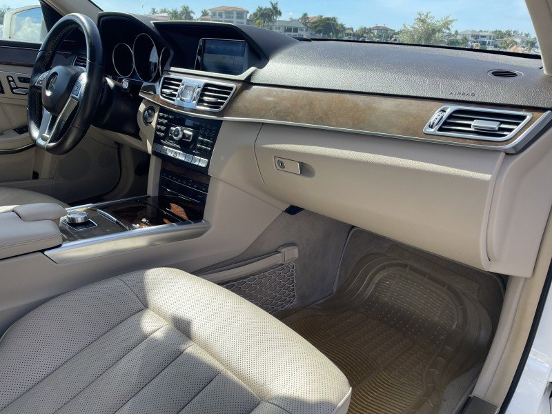 Used 2014 Mercedes-Benz E 550 4MATIC Sedan image 8