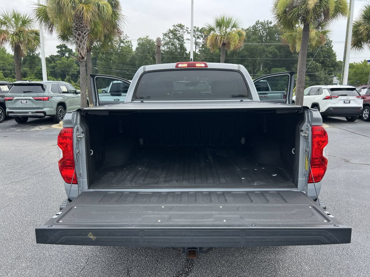 Used 2021 Toyota Tundra SR5 w/ SR5 Upgrade Package AWD/4WD image 33
