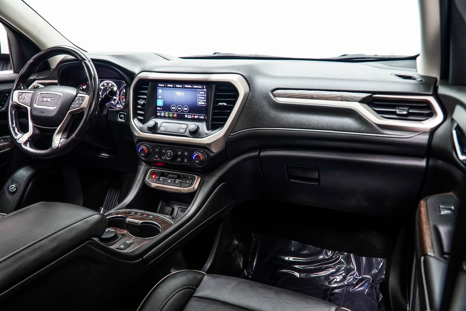 Used 2021 GMC Acadia Denali w/ Denali Technology Package FWD image 22