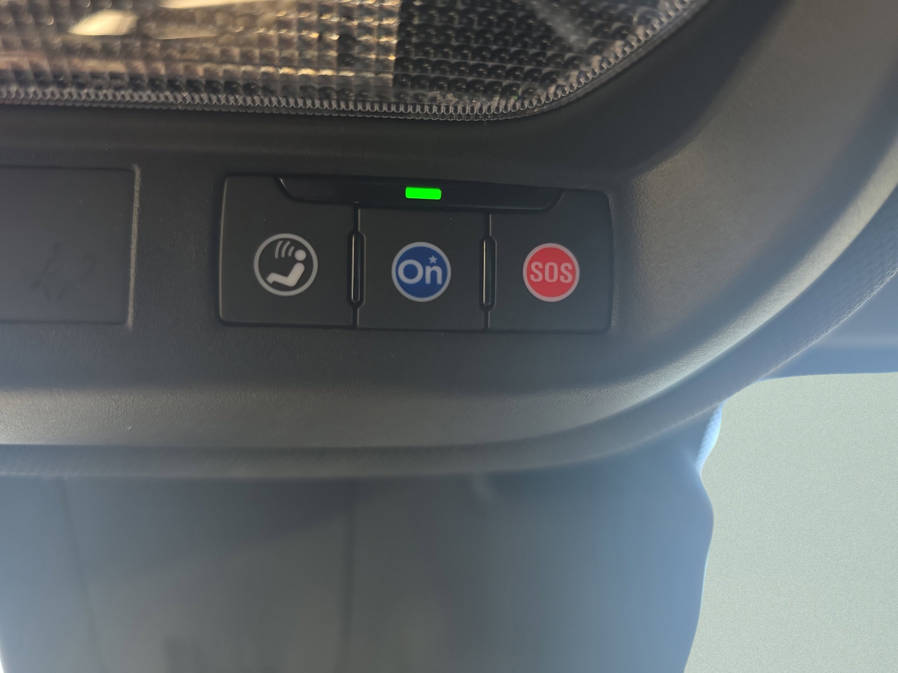 Used 2024 Chevrolet Trax RS w/ Sunroof Package FWD image 40