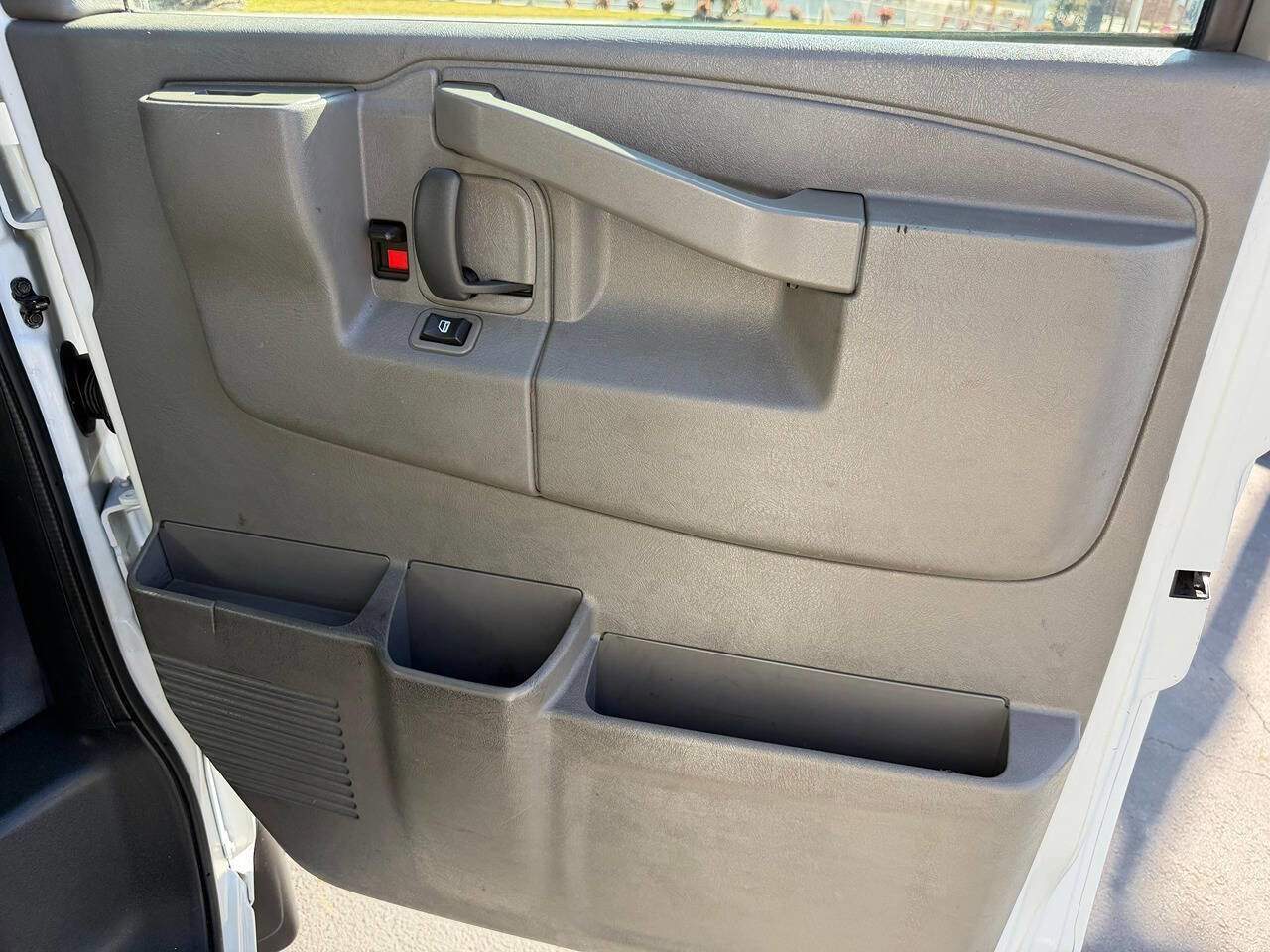 Used 2020 Chevrolet Express 3500 Extended w/ Driver Convenience Package RWD image 20