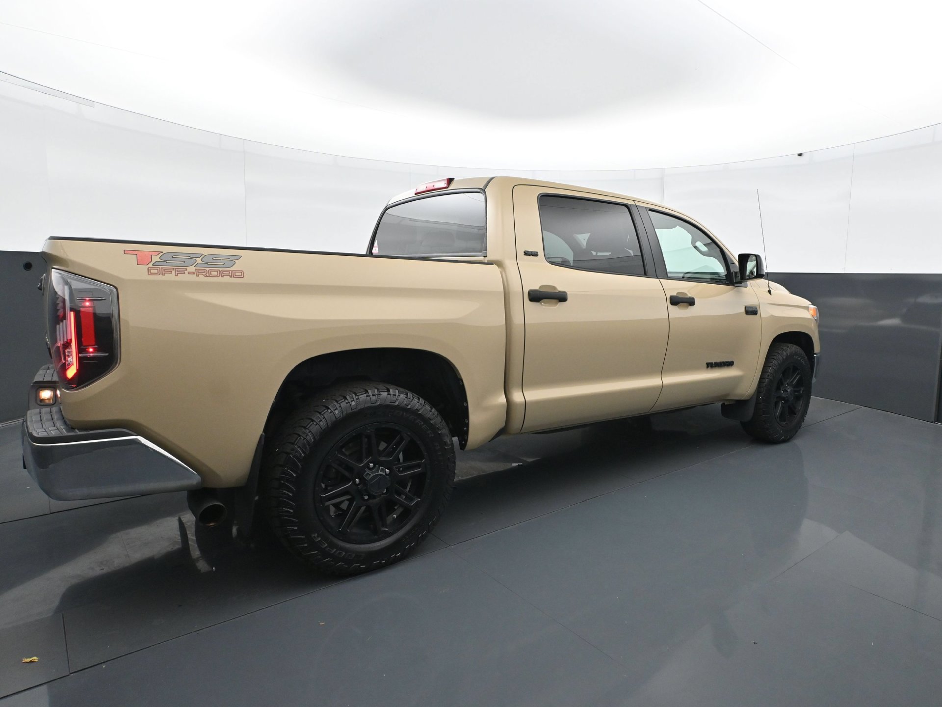 Used 2017 Toyota Tundra SR5 w/ SR5 Upgrade Package RWD image 7