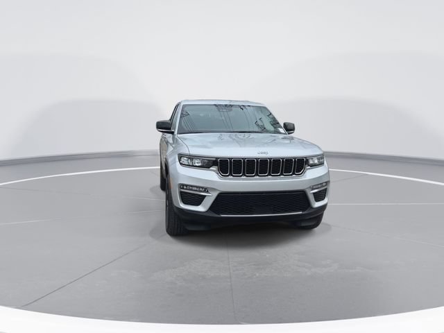 New 2024 Jeep Grand Cherokee Limited w/ Trailer Tow Package AWD/4WD image 3
