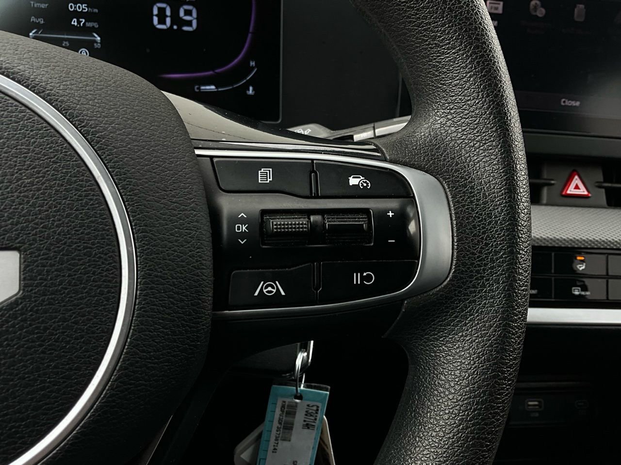 Used 2025 Kia Sportage LX image 32