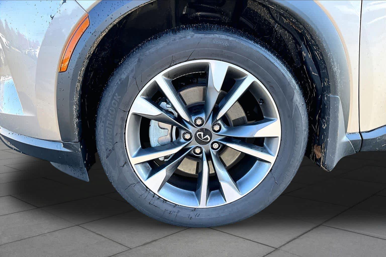 Used 2025 INFINITI QX60 Luxe w/ Vision Package AWD/4WD image 11