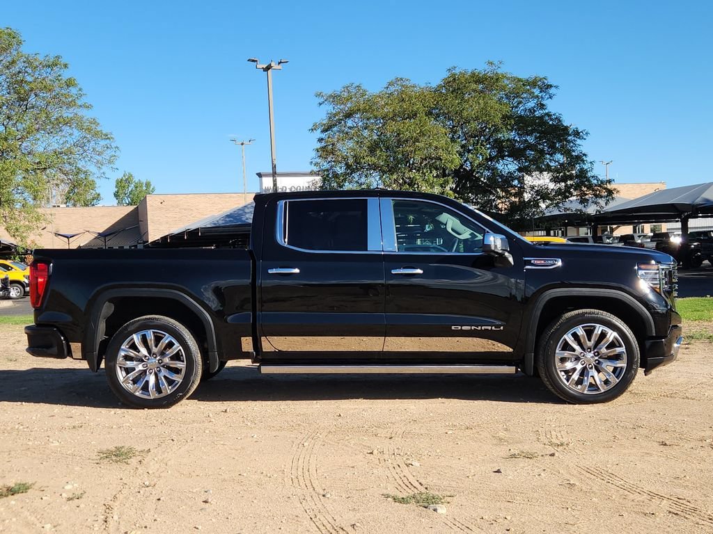 Used 2025 GMC Sierra 1500 Denali w/ Denali Reserve Package AWD/4WD image 3