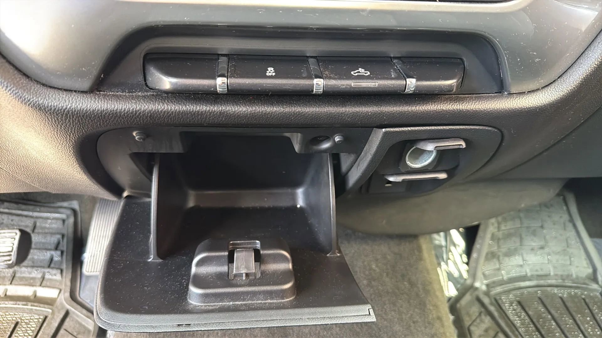 Used 2014 Chevrolet Silverado 1500 LT AWD/4WD image 23