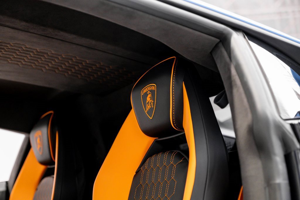 Used 2024 Lamborghini Revuelto image 37