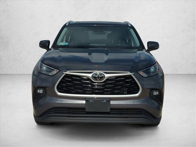 Used 2023 Toyota Highlander XLE video 2