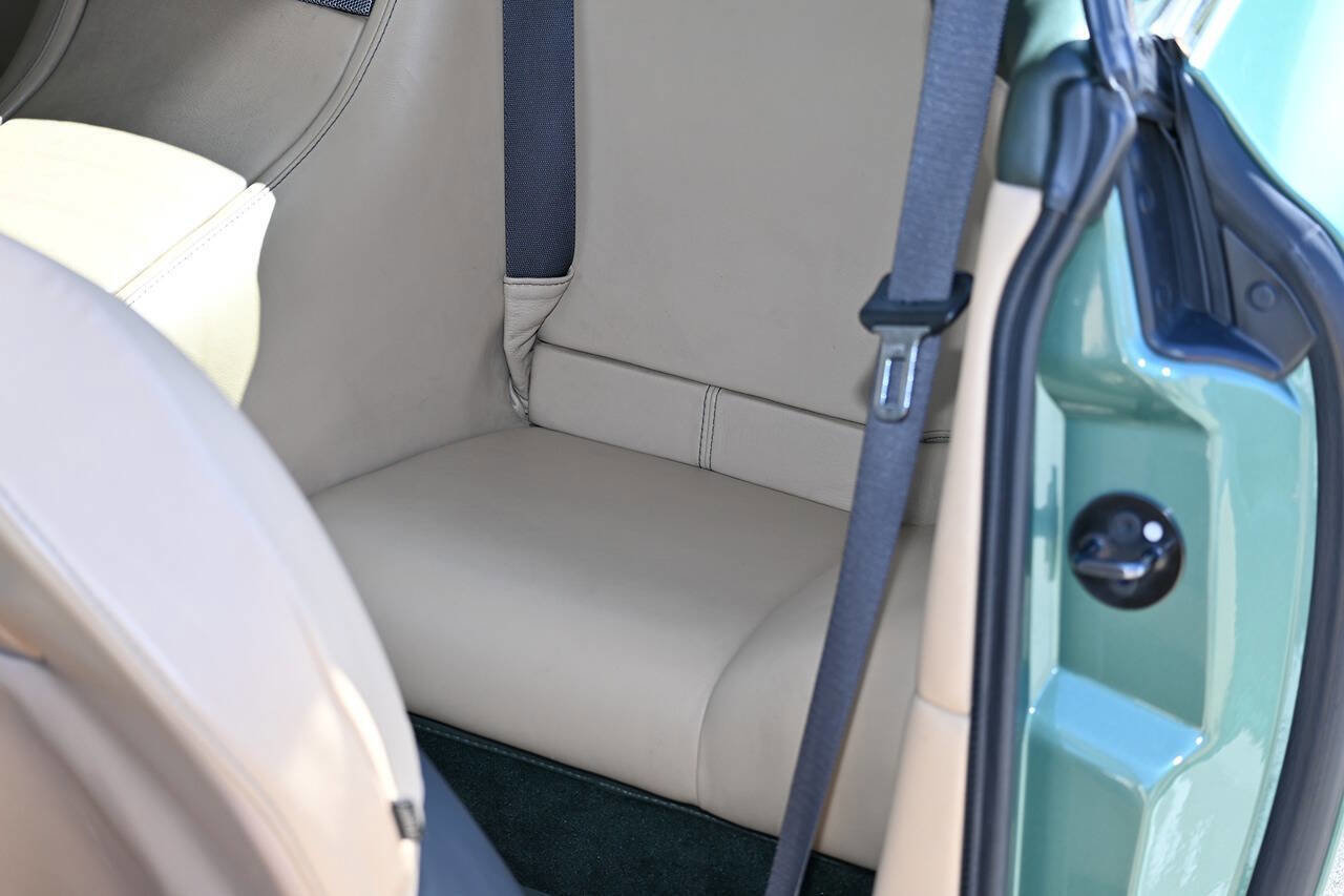 Used 2006 Aston Martin DB9 Volante RWD image 20