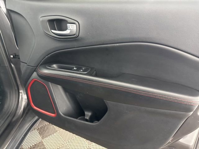 Used 2019 Jeep Compass Trailhawk AWD/4WD image 29