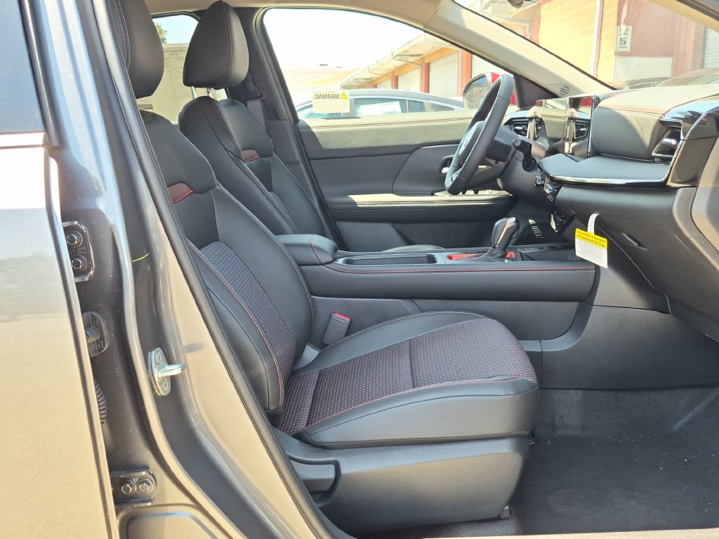 New 2026 Nissan Kicks SR FWD image 31