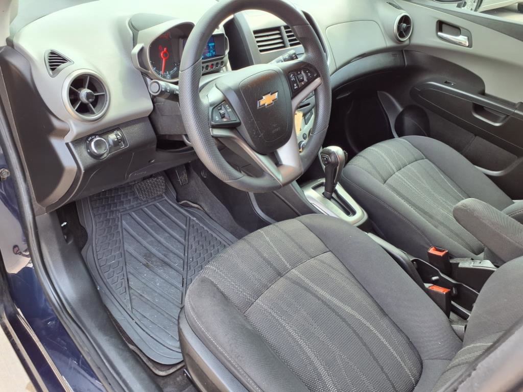 Used 2015 Chevrolet Sonic LT image 9